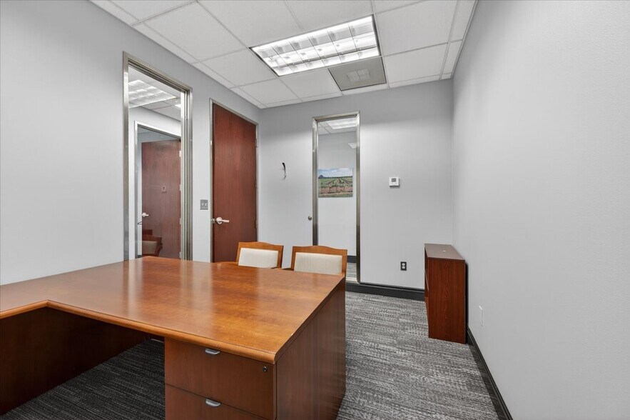 More Photos Of 7060 N Fresno St, Fresno Office For Lease