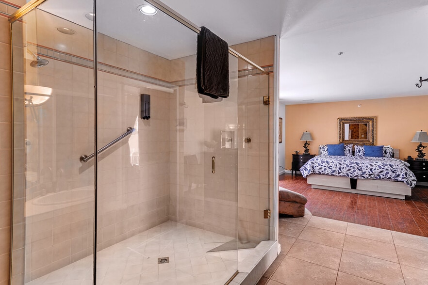 More Photos Of 67590 Jones Rd, Cathedral City Hotel For Sale