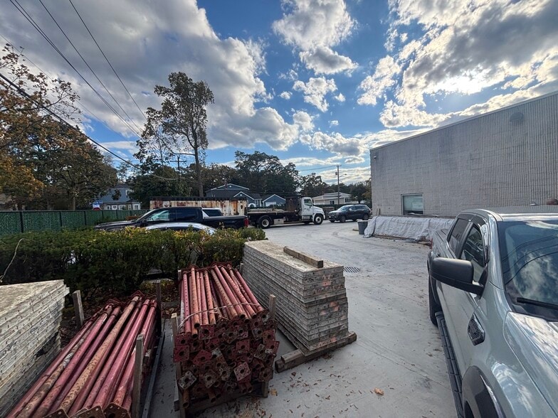 More Photos Of 61 Brightside Ave, Central Islip Warehouse For Sale