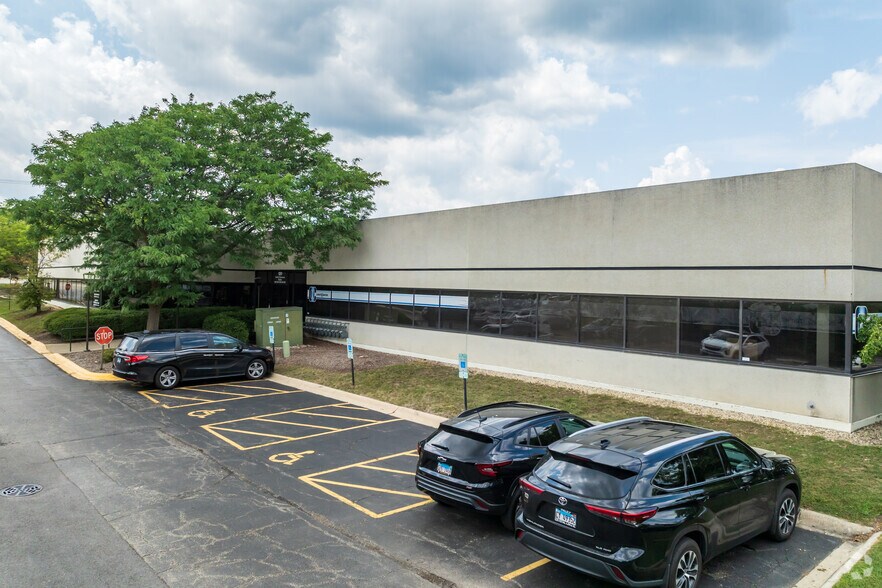More Photos Of 1251 N Plum Grove Rd, Schaumburg Office For Lease