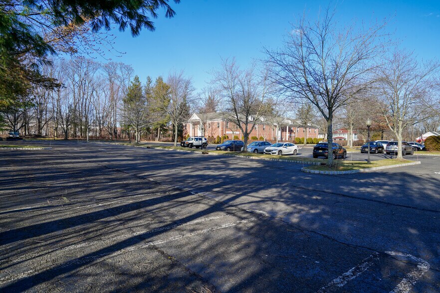 More Photos Of 750 Broad St, Shrewsbury Office For Lease