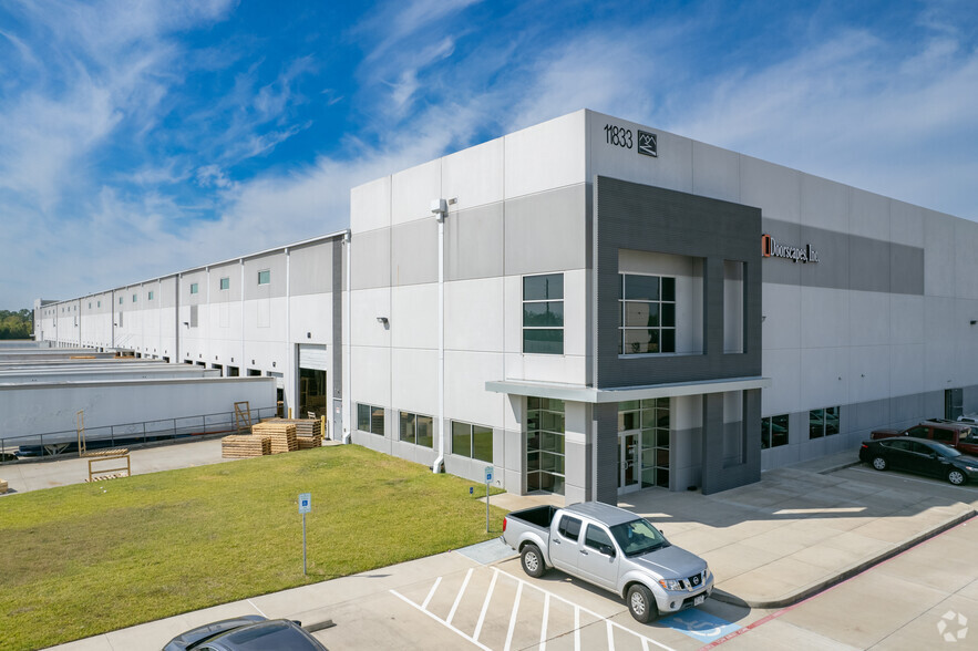 Primary Photo Of 11833 Cutten Rd, Houston Distribution For Lease