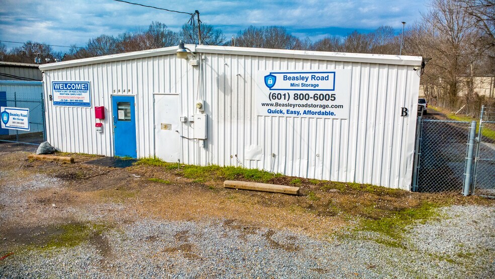 More Photos Of 5849 N Commerce Plz, Jackson Self Storage For Sale