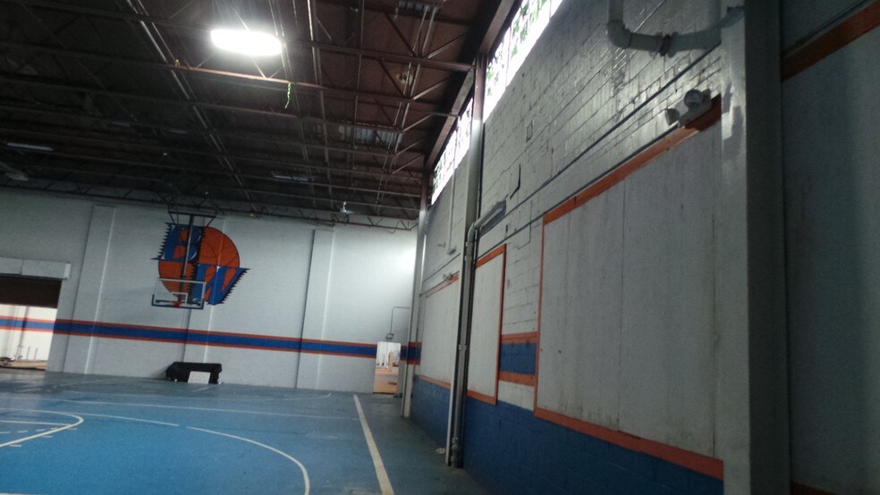 More Photos Of 3939 Bellevue St, Detroit Industrial For Sale