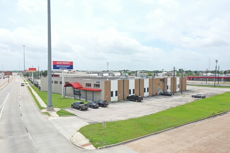 More Photos Of 6700 Gulf Fwy, Houston Flex For Sale