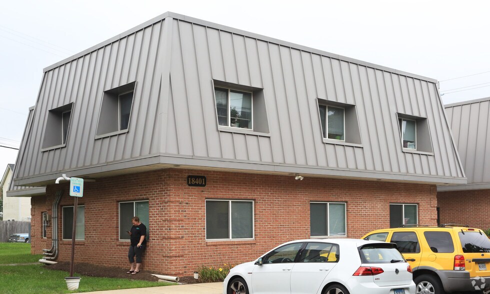 More Photos Of 18401-18403 Woodfield Rd, Gaithersburg Office For Lease