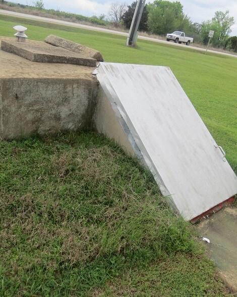 More Photos Of 3336 S Commerce St, Ardmore Self Storage For Sale