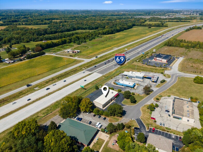 More Photos Of 326 Western Blvd, Greenwood Industrial For Lease