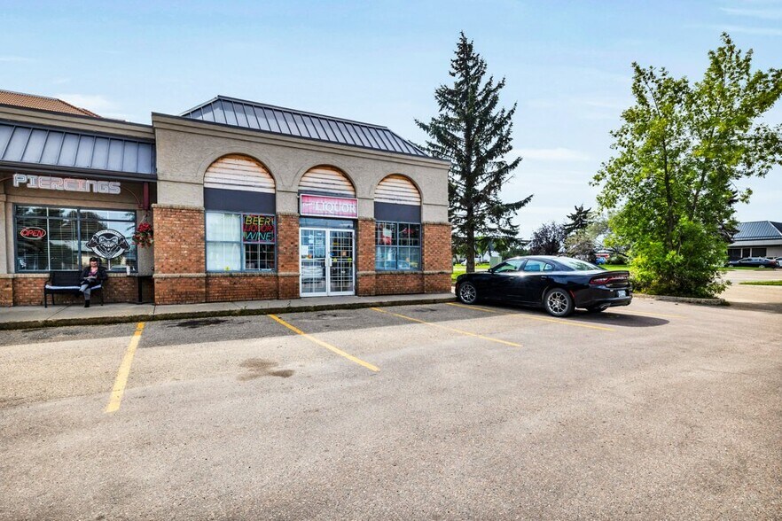 More Photos Of 20 McLeod Ave, Spruce Grove Storefront Retail Office For Sale