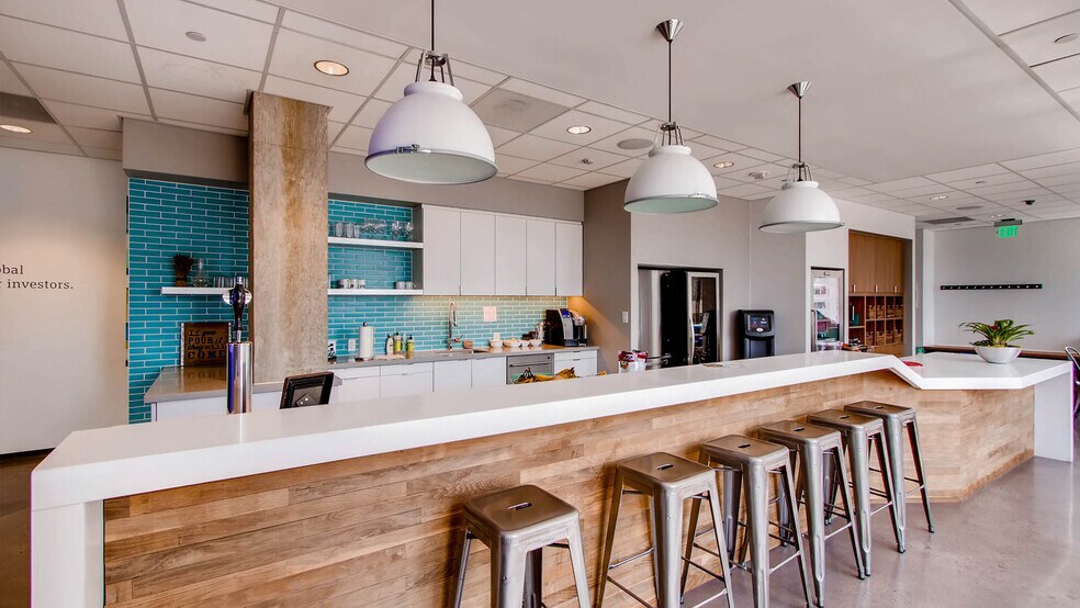 More Photos Of 504 Lavaca St, Austin Office For Lease