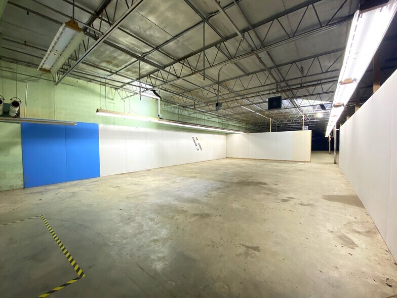 More Photos Of 1212 F.R. Huff Dr, St Matthews Industrial For Sale