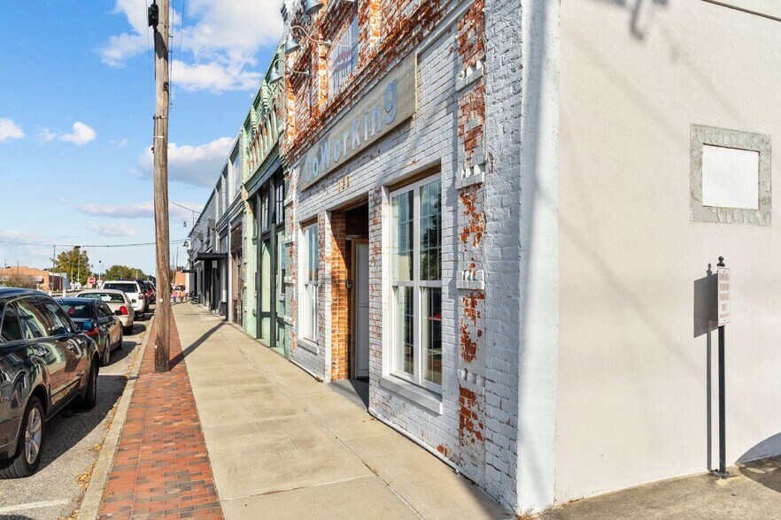 More Photos Of 123 S Railroad Ave, Dunn General Retail For Sale