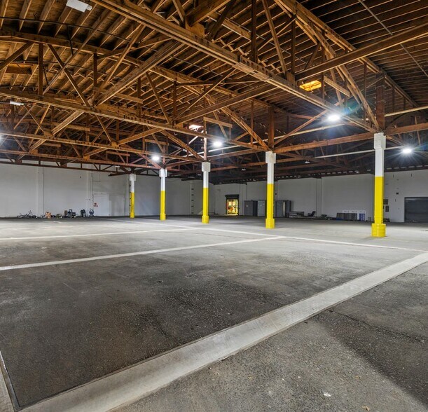 More Photos Of 930 W Washington St, Stayton Warehouse For Lease