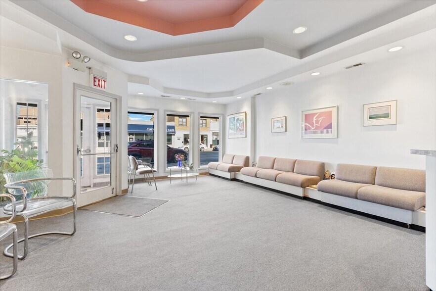 More Photos Of 2719 W Peterson Ave, Chicago Healthcare For Sale