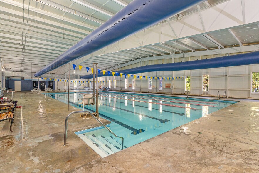 More Photos Of 3948 Forest Oaks Ln, Mebane Showroom For Sale