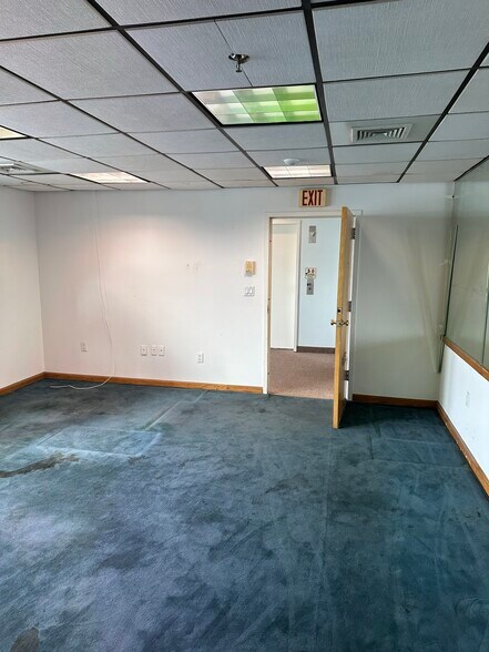 More Photos Of 152 Lynnway, Lynn Office For Sale
