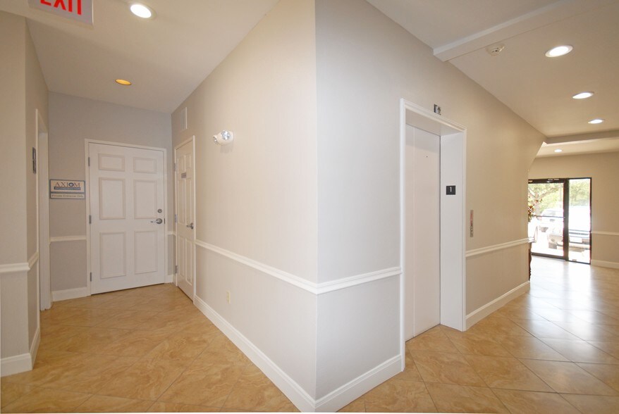 More Photos Of 315 S Jupiter Rd, Allen Office For Lease