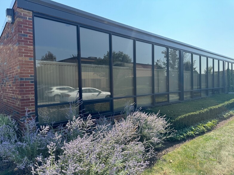 More Photos Of 7700 Brushhill Rd, Burr Ridge Loft Creative Space For Lease