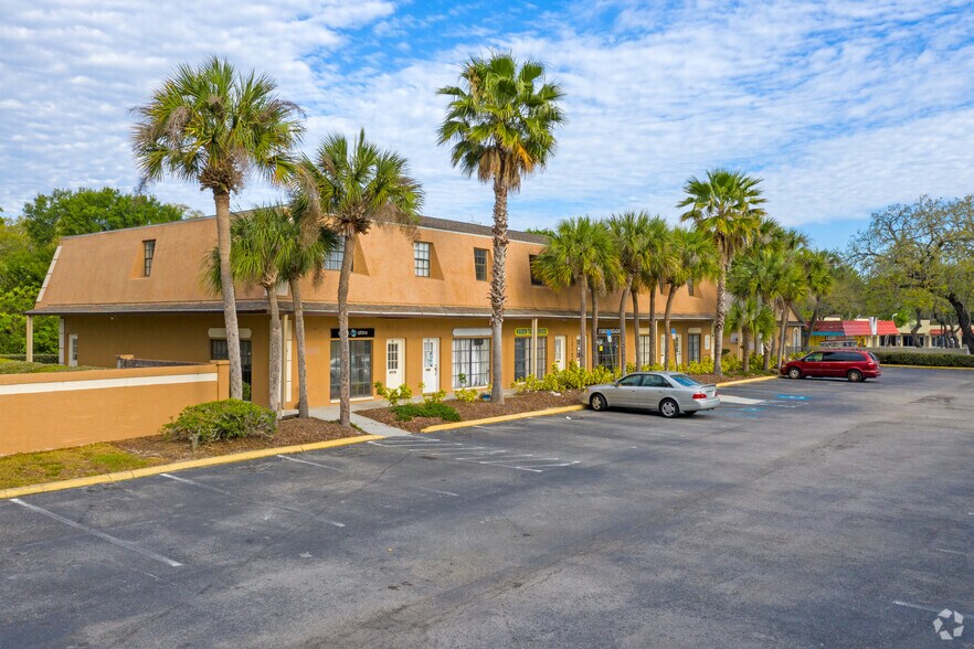 More Photos Of 12108 N 56th St, Temple Terrace General Retail For Lease