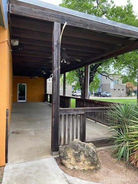 More Photos Of 2719 Race St, Fort Worth Restaurant For Lease