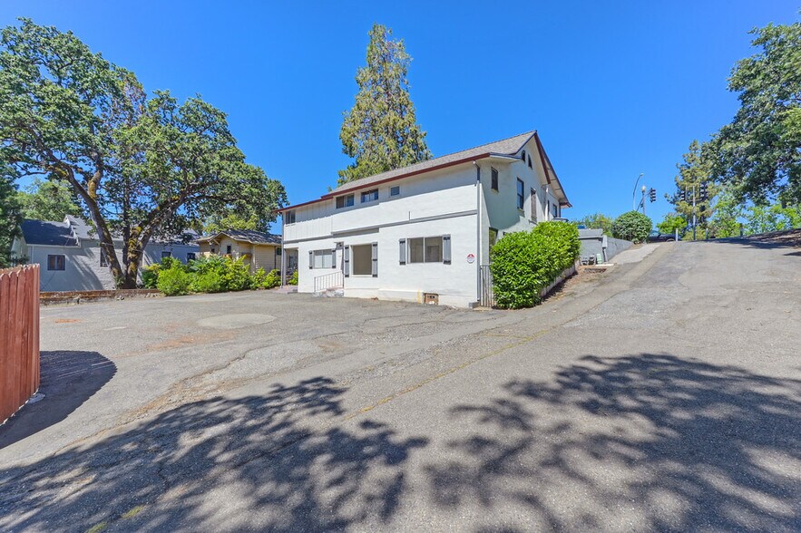 More Photos Of 1407-1409 Lincoln Way, Auburn Office For Sale