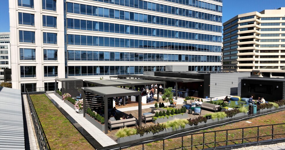 More Photos Of 5404 Wisconsin Ave, Chevy Chase Office For Lease