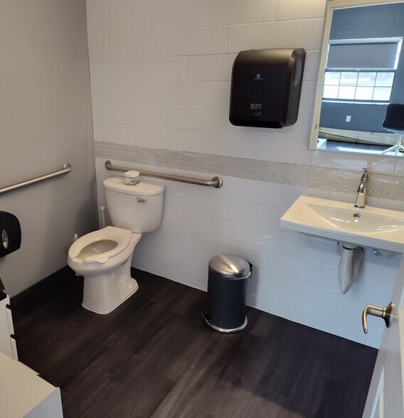 More Photos Of 2625 Stonewood Park Loop, Land O' Lakes Loft Creative Space For Lease