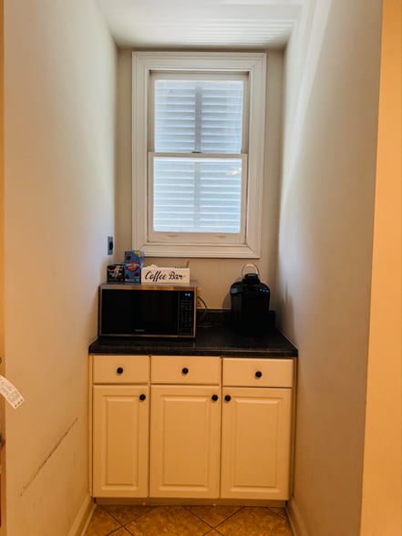 More Photos Of 125c Wappoo Creek Drive, Charleston Office For Lease