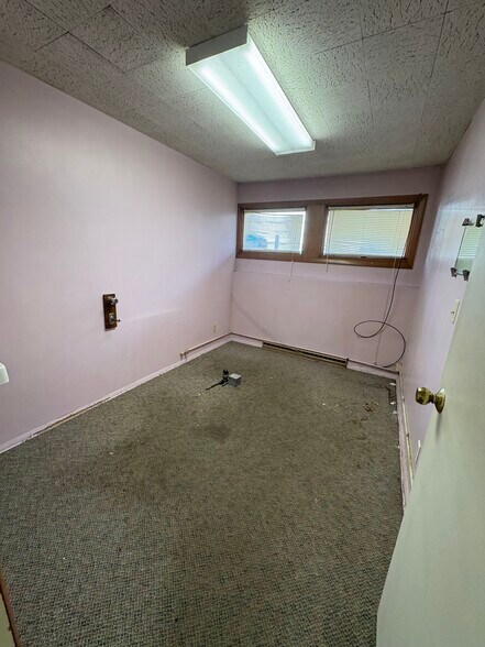 More Photos Of 2017 Sunset Blvd, Steubenville Office For Lease