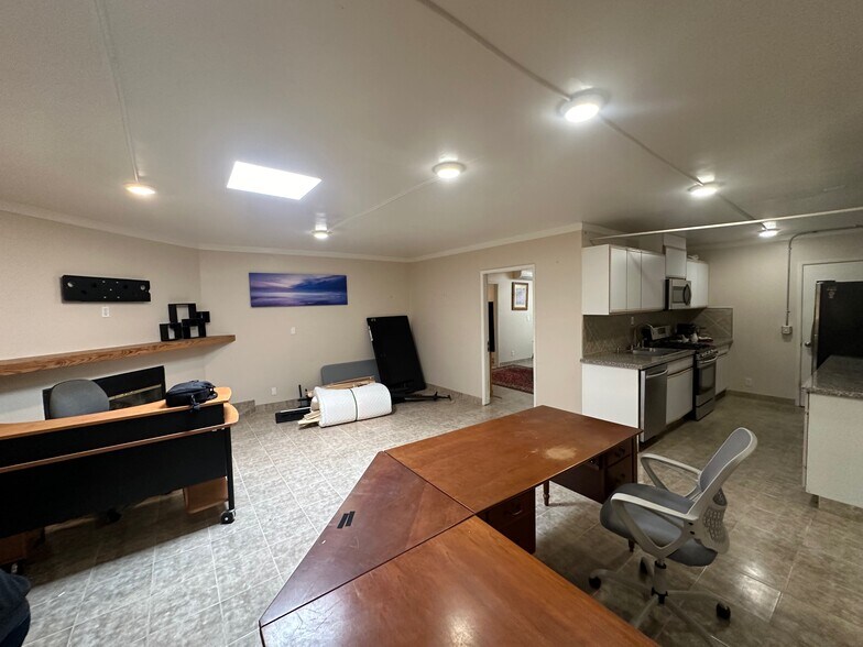 More Photos Of 7304 Canby Ave, Reseda Apartments For Sale