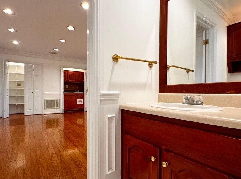 More Photos Of 2820 Hydraulic Rd, Charlottesville Apartments For Lease