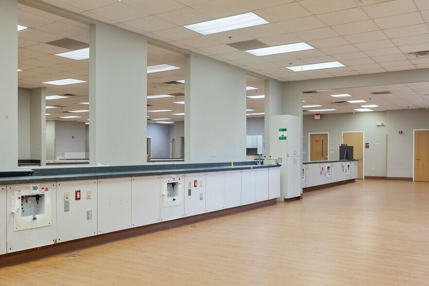 More Photos Of 1922 K M Wicker Memorial Dr, Sanford Medical For Lease