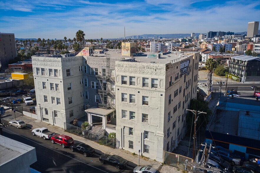 More Photos Of 915 S Carondelet St, Los Angeles Apartments For Sale