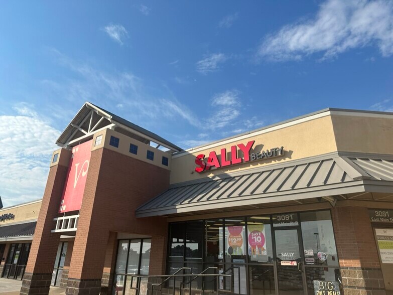 More Photos Of 3093 E Main St, Russellville Unknown For Lease