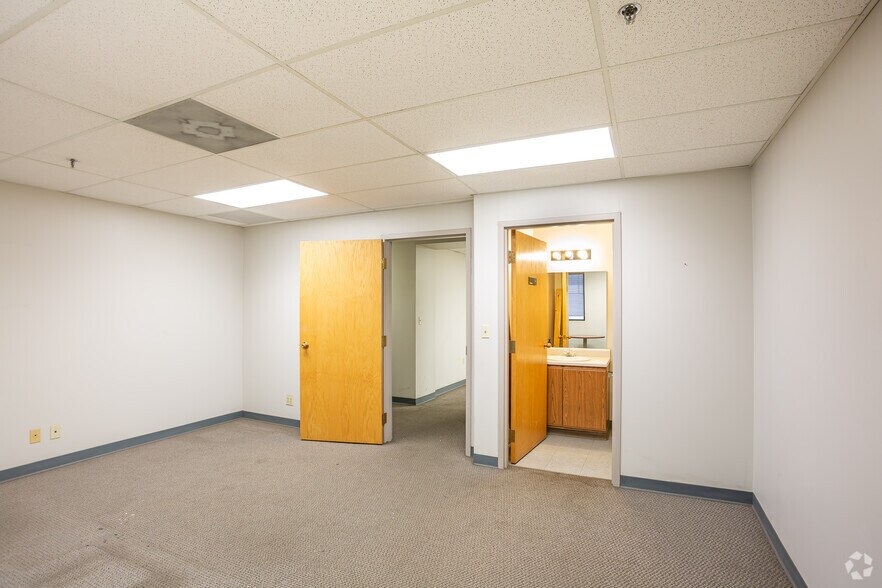 More Photos Of 1315 W 12th St, Kansas City Warehouse For Lease