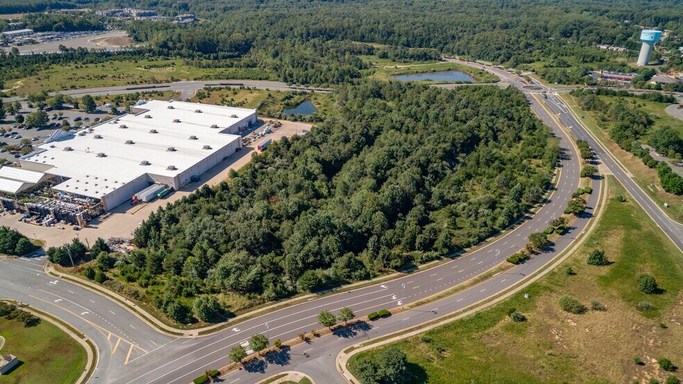 More Photos Of Celebrate Virginia Parkway Pky @ McWhirt Loop, Fredericksburg Land For Sale