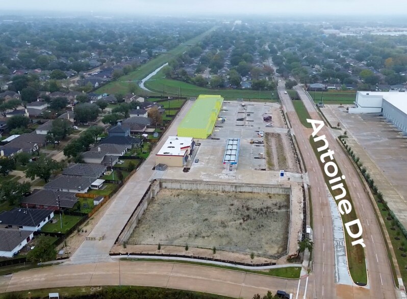 More Photos Of 11537 Antoine Dr, Houston General Retail For Lease