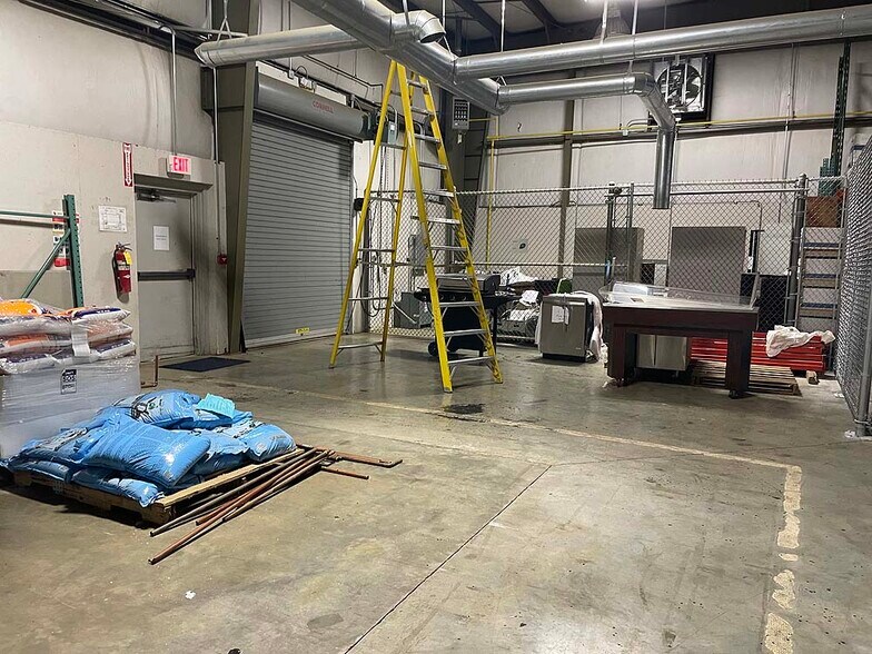 More Photos Of 498 Industrial Dr, Bristol Warehouse For Sale