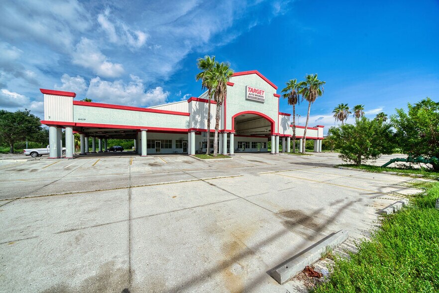 More Photos Of 6425 15th St E, Sarasota Warehouse For Sale