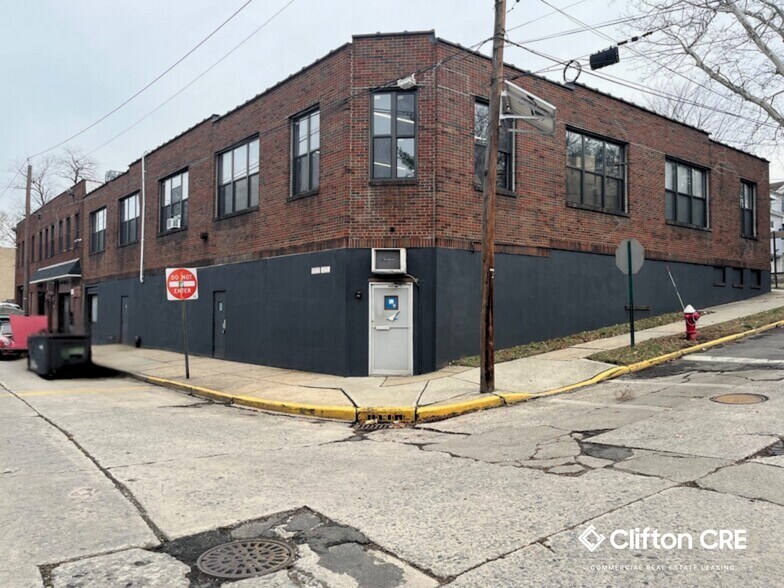 More Photos Of 187 W Shore Ave, Bogota Warehouse For Lease