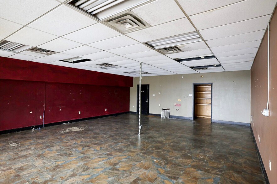 More Photos Of 600 N Austin Ave, Georgetown Unknown For Lease