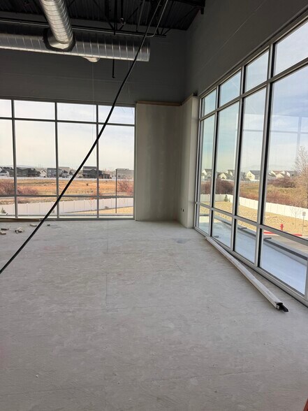 More Photos Of 235 Sugar St, Layton Industrial For Lease