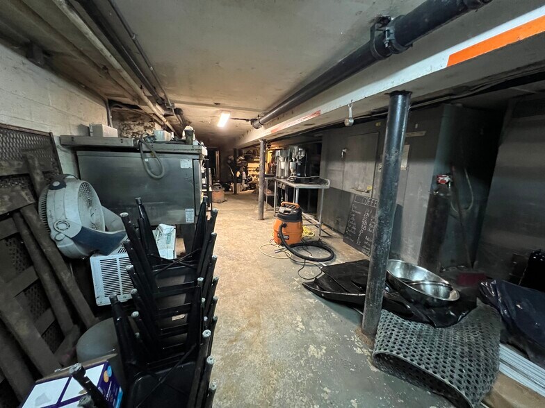 More Photos Of 631 Wilson Ave, Brooklyn Apartments For Lease