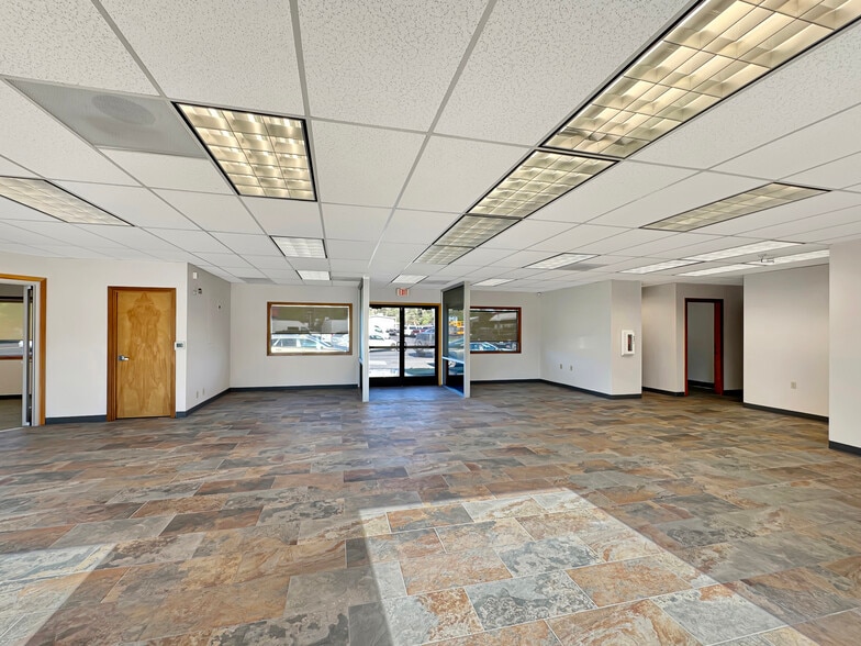 More Photos Of 671 NE Greenwood Ave, Bend Office For Lease
