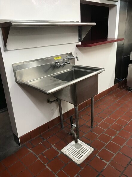 More Photos Of 4161 Beverly Blvd, Los Angeles Restaurant For Lease
