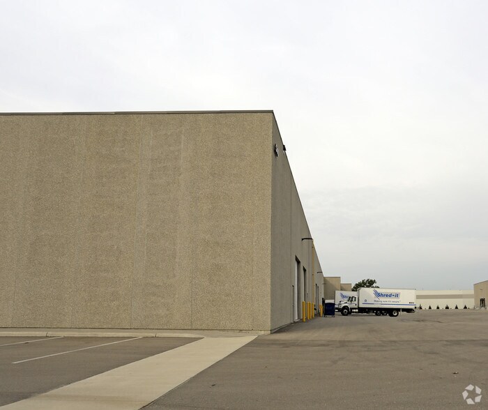 More Photos Of 540 Jamieson Pky, Cambridge Warehouse For Lease