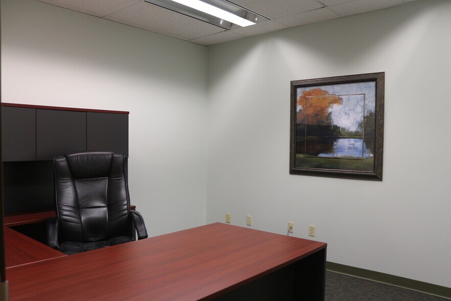 More Photos Of 801 S Durkin Dr, Springfield Office For Sale