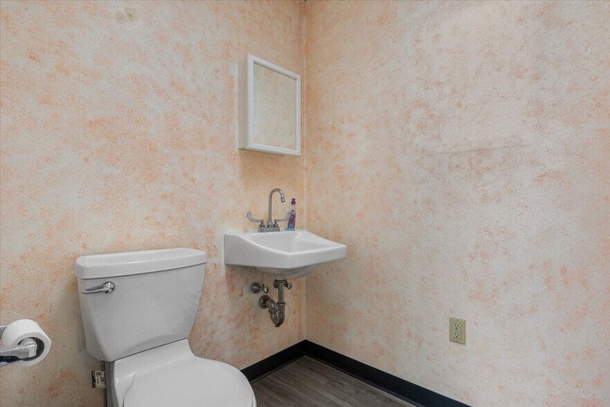 More Photos Of 478 Torrey St, Brockton Medical For Sale