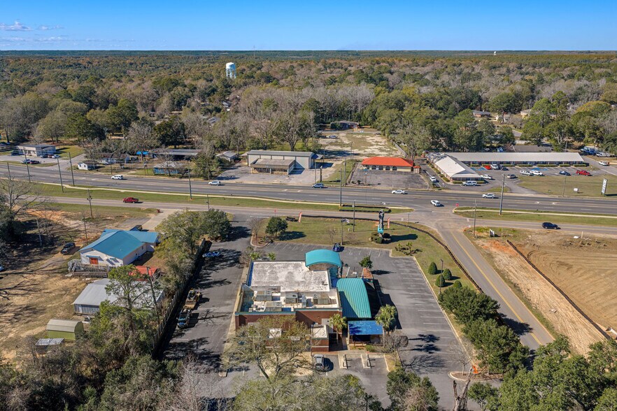 More Photos Of 1025 Industrial Dr, Crestview General Retail For Sale