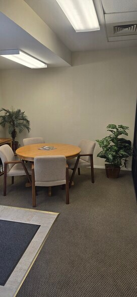 More Photos Of 1304 Oak Ave, Saint Helena Office For Lease